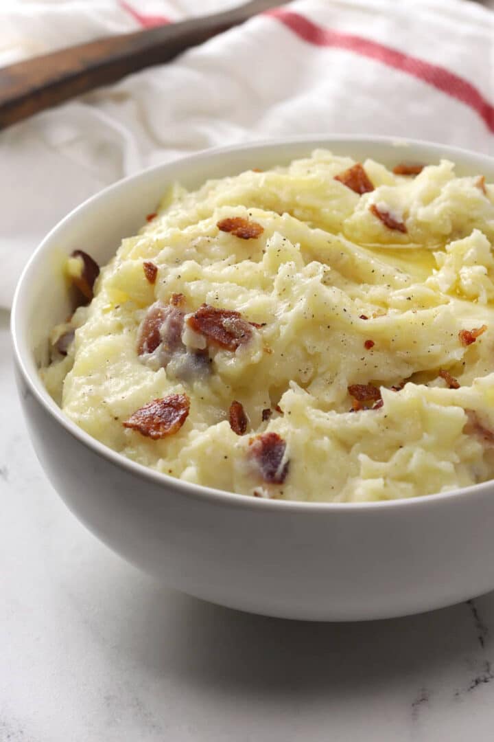 Bacon Garlic Mashed Potatoes - The Toasty Kitchen