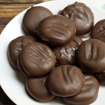 Easy Homemade Peppermint Patties by The Toasty Kitchen