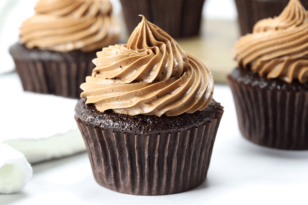 Homemade Chocolate Cupcakes - The Toasty Kitchen