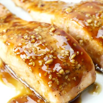 Sesame seeds topping a piece of salmon