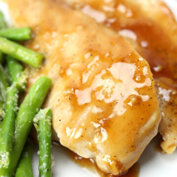 Close up on glaze with garlic.