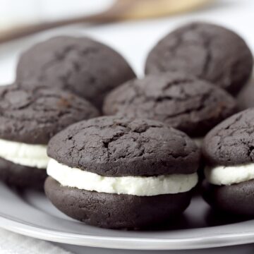A plate of whoopie pies.