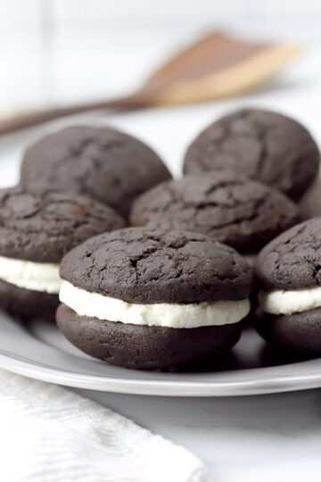 A plate of whoopie pies.