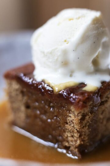 https://thetoastykitchen.com/wp-content/uploads/2020/02/Sticky-Toffee-and-Baileys-Pudding-5-360x540.jpg