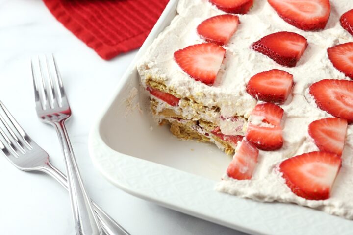 Strawberry Icebox Cake - The Toasty Kitchen