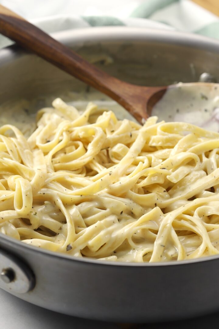 Homemade Alfredo Sauce - The Toasty Kitchen