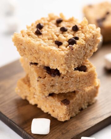 Rice krispies treats topped with mini chocolate chips.