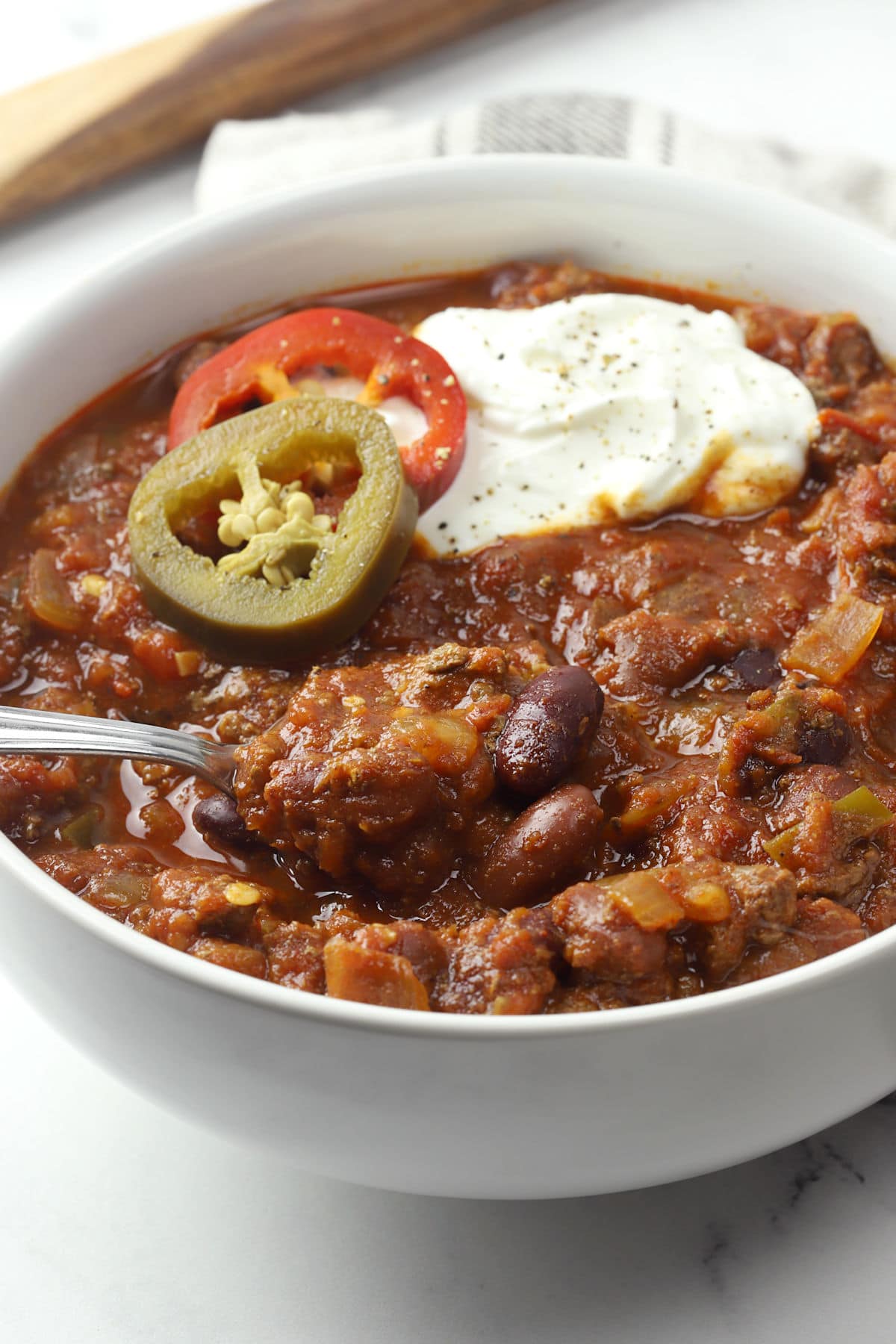 Slow Cooker Spicy Bison Chili – The Toasty Kitchen