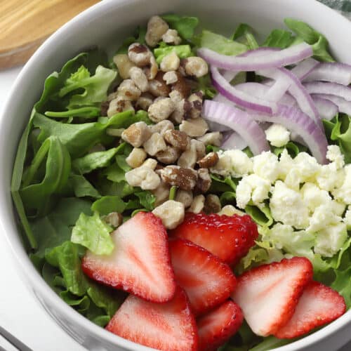 Strawberry Walnut Salad - The Toasty Kitchen