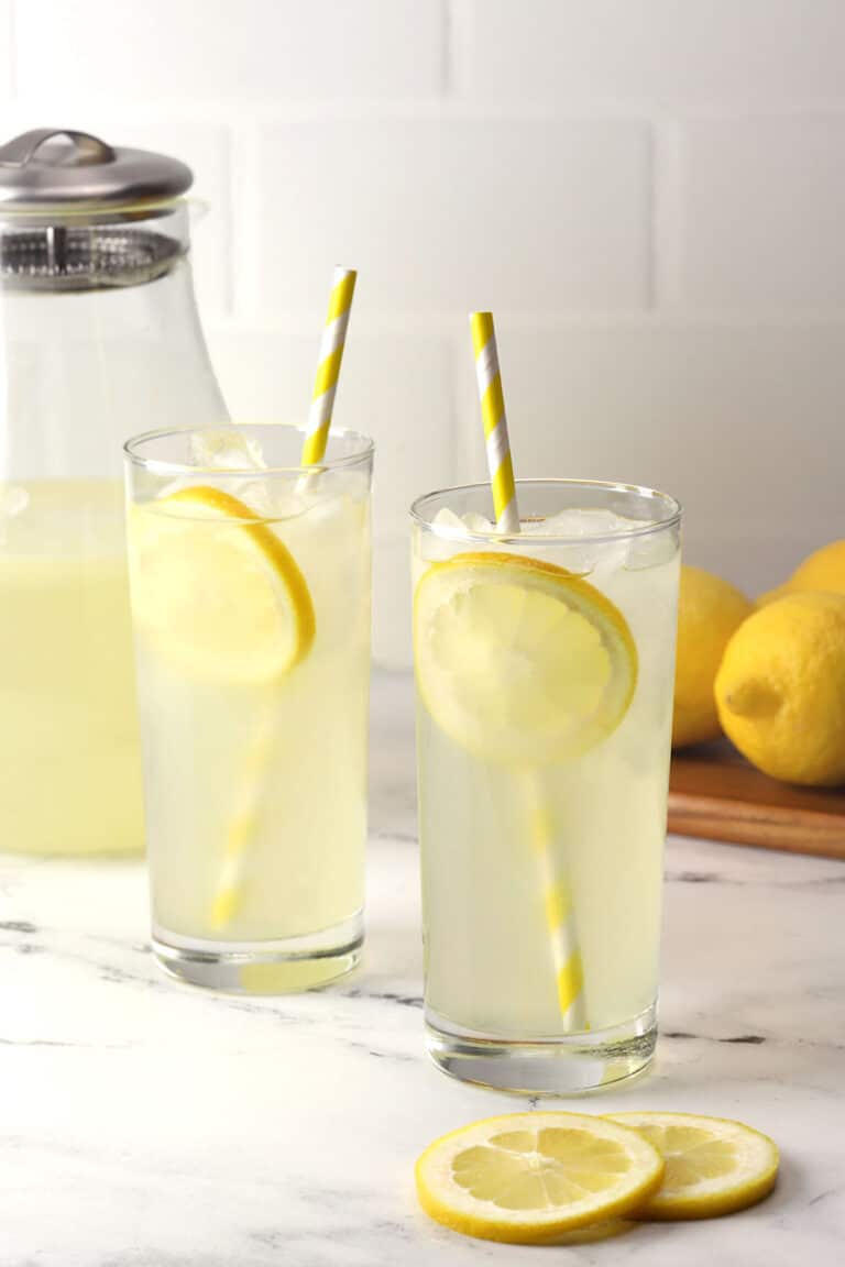 Fresh Squeezed Lemonade - The Toasty Kitchen