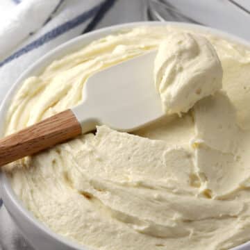 A bowl of ermine frosting.